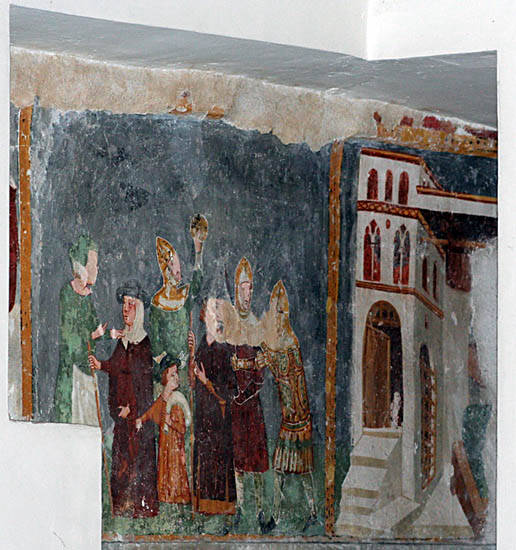  navate laterali è possibile ammirare affreschi di scuola giottesca
