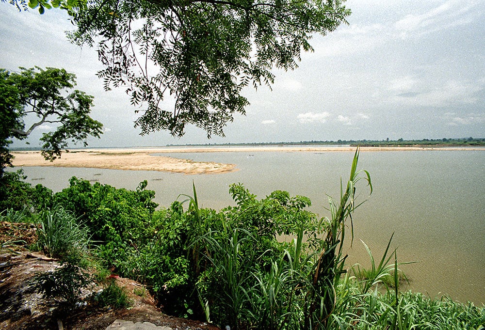 Niger River with islands visible when the river is not flooding.