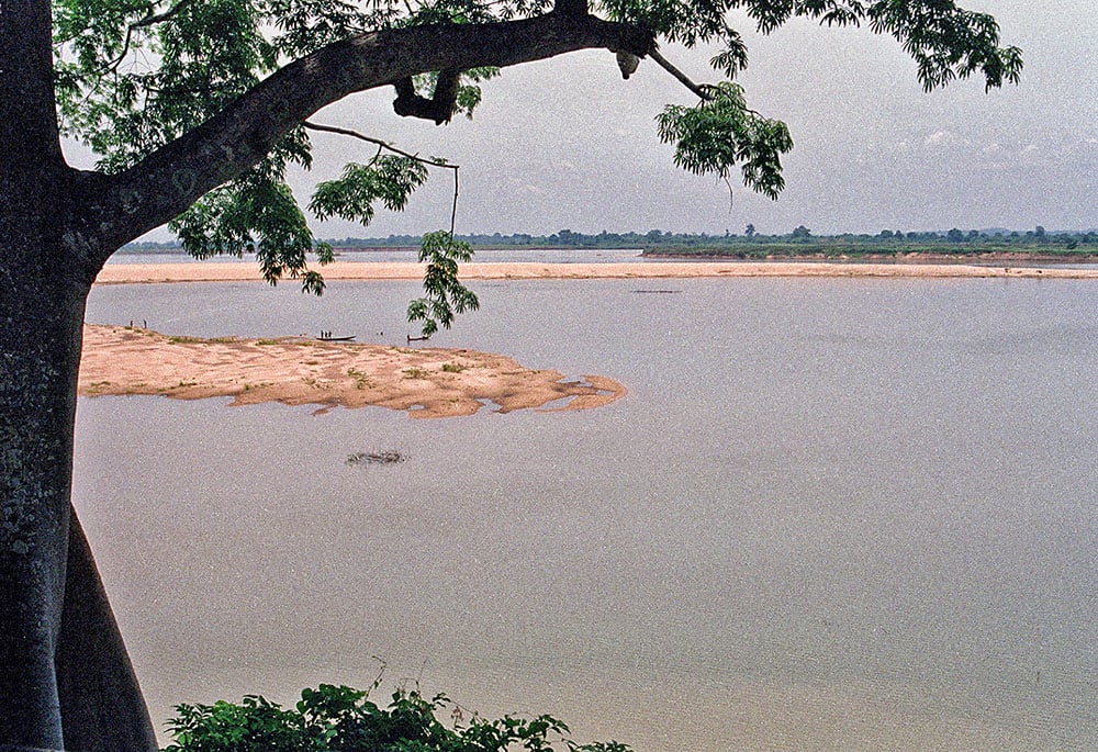 Niger River with islands visible when the river is not flooding.