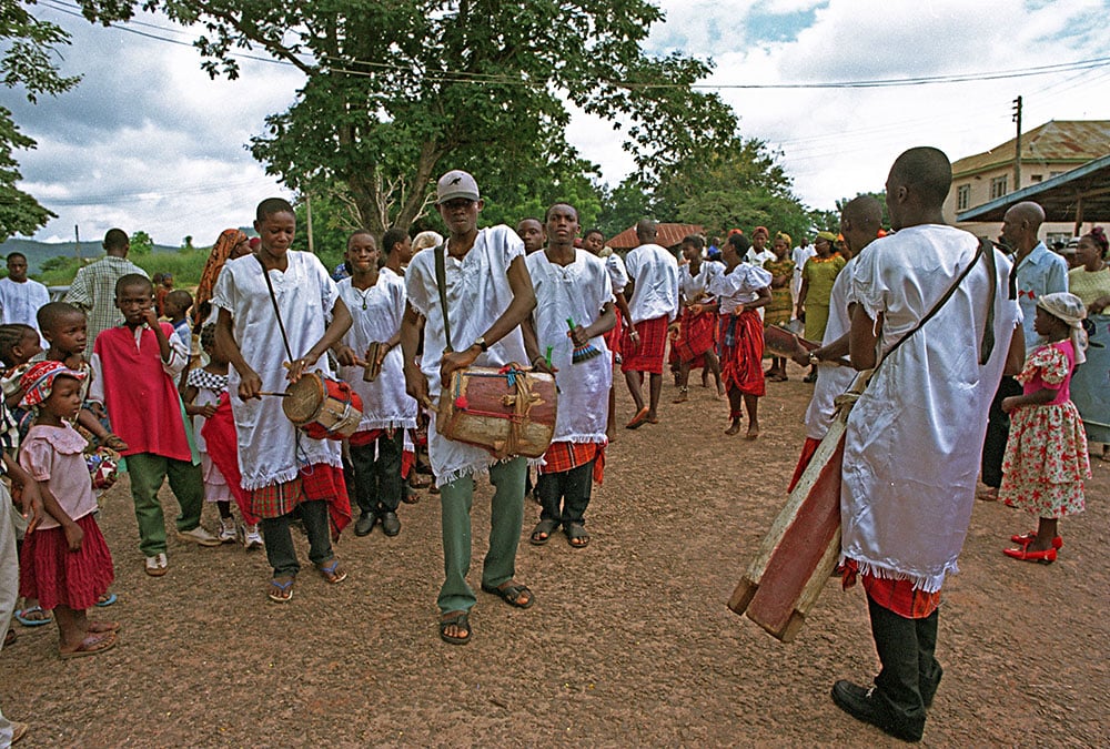 Enugu - Musica e Danze dopo la cerimonia religiosa Giubileo del 2000
