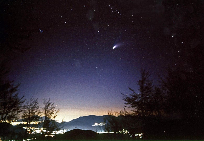 cometa Hale-Bopp, formalmente definita C/1995 O1  -  ob. 24 mm