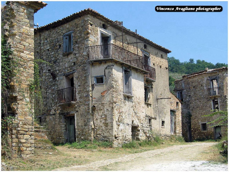 Roscigno Vecchia abitazioni