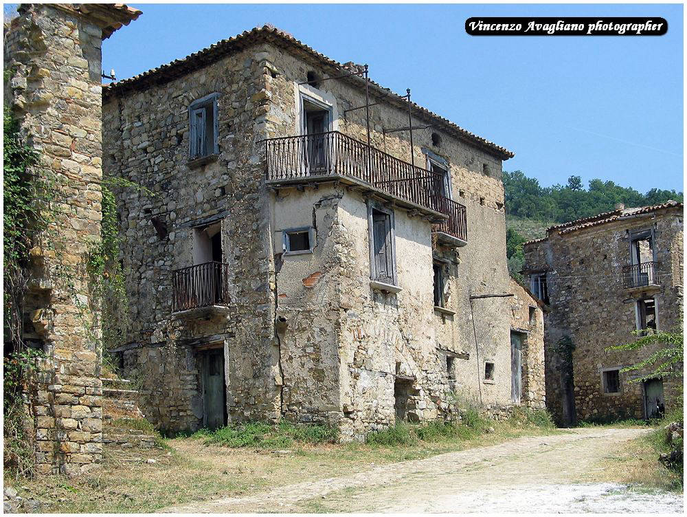 Roscigno Vecchia abitazioni