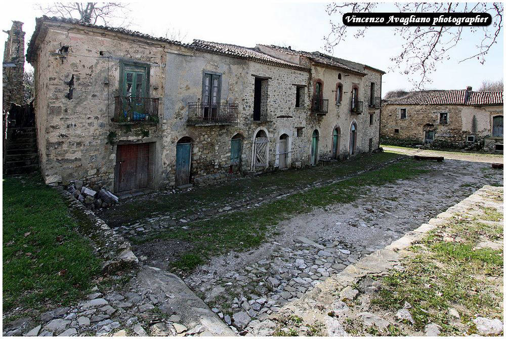 Struttura urbanistica degli antichi paesi cilentani, le case abitate un tempo dai contadini