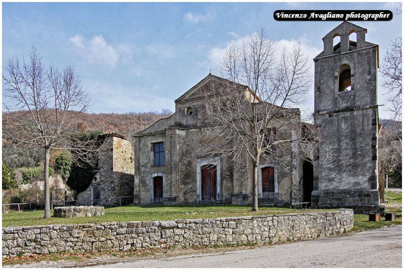 Roscigno Vecchia - Chiesa San Nicola di Bari e piazza Nicotera