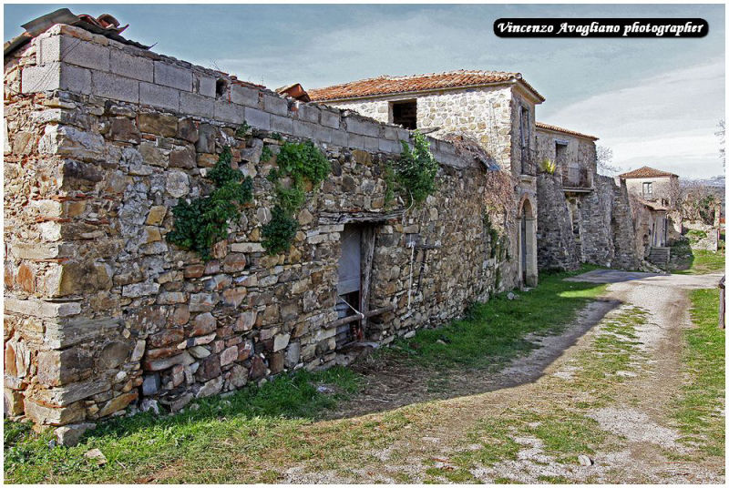 Roscigno Vecchia, abandoned houses