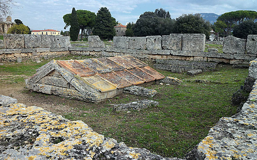 Ipogeico Sacellum (Heroon) in Paestum