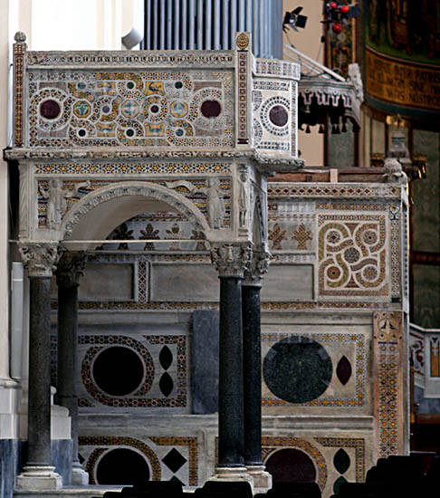 L’ambone minore della Cattedrale di Salerno il piu antico edificato nel 1181