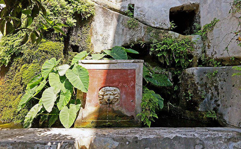 Fontana della Gorgone dei Giardini della Minerva