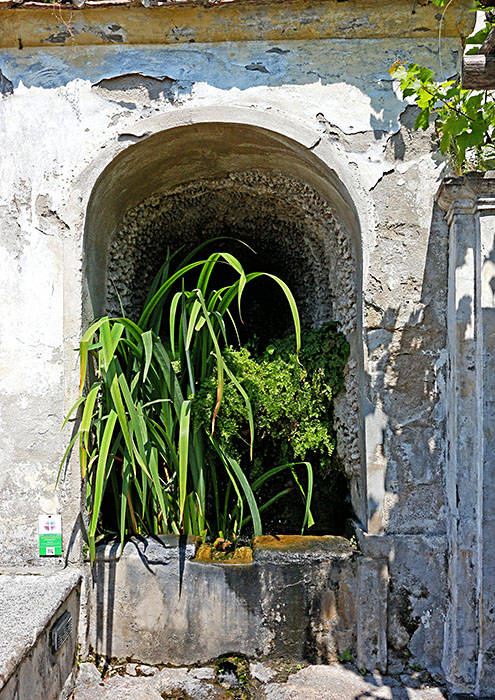 Origin of the water system inside the Gierdino della Minerva.