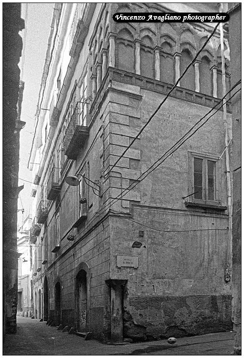 Salerno centro storico - Palazzo Fruscione - Vicolo Adelperga corner of Vicolo dei Barbuti.
