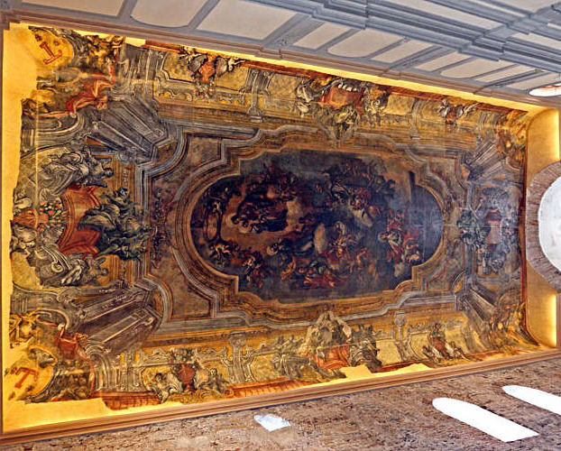 San Pietro a Corte Sul soffitto la tela dipinta raffigurante la “Gloria della Vergine” realizzata negli anni tra 1740-1750 da Filippo Pennino.