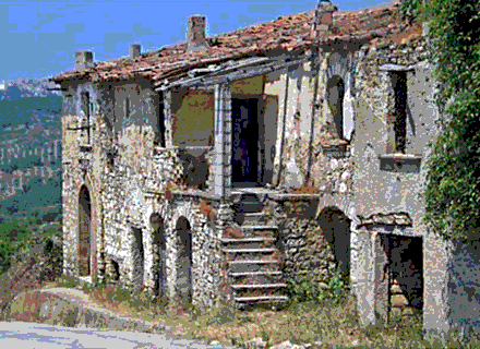 Roscigno Vecchia paese abbandonato nel 1908